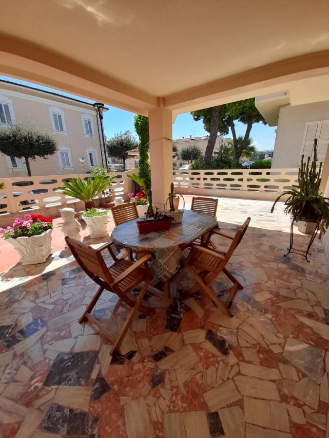 Bouganville Casa Vacanza Ambiente Climatizzato Con Wi Fi Pineto Exterior photo